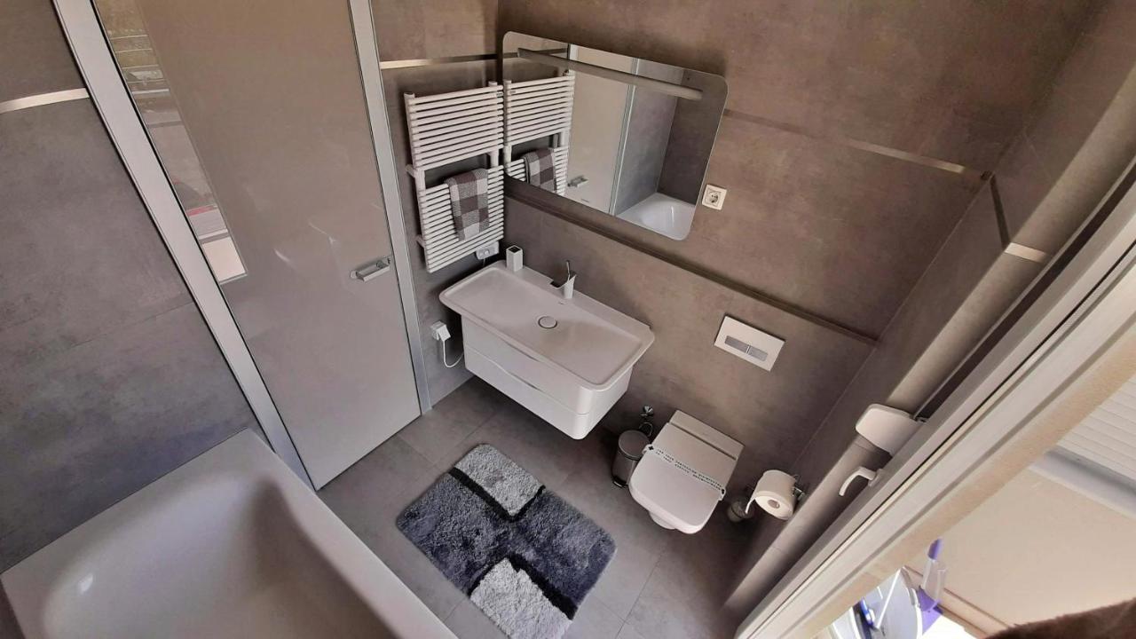 Apartment Iva Omiš Eksteriør billede